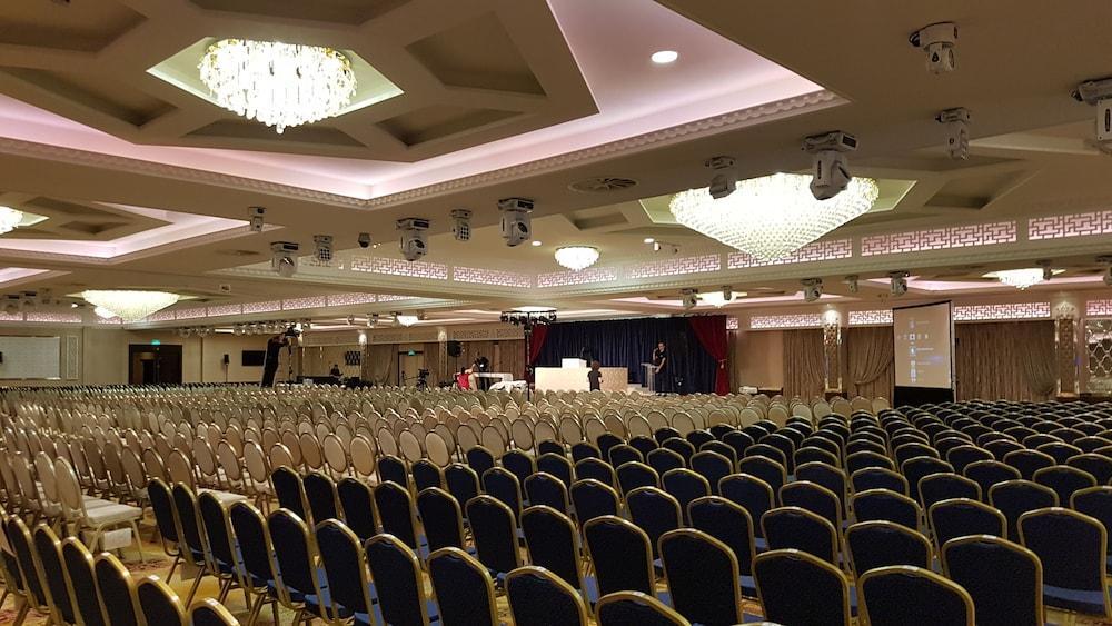 Grand Sapphire Hotel&Banqueting Croydon Eksteriør billede